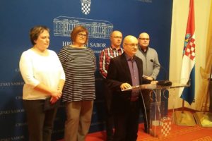 VRHOVNI SUD RH POZVAN JE DA HITNO ODLUČI O REVIZIJAMA POVODOM UTVRĐENJA PRAVA NA OBEŠTEĆENJE DUŽNIKA KOJI SU KONVERTIRALI CHF KREDITE